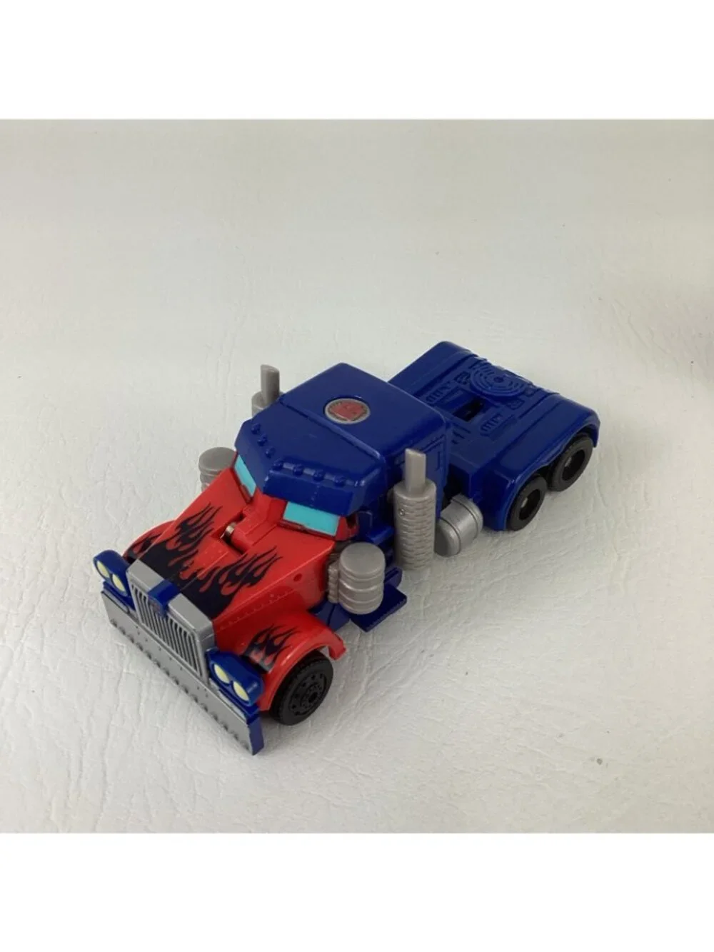 Transformers Dark Of The Moon Action Figures Ratchet Optimus Prime Autobot Toy